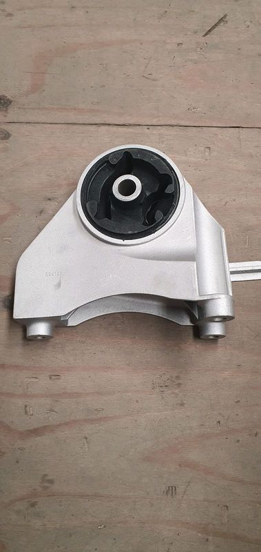 FRONT ENGINE MOUNTING CHEV CAPTIVA