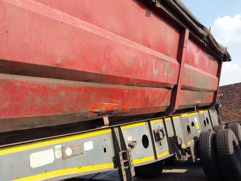 Afrit side tipper links 45 cubes in an immaculate condition for sale at an amazingly cheapest amount