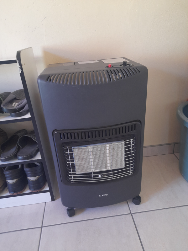 Gas heater and gas tank