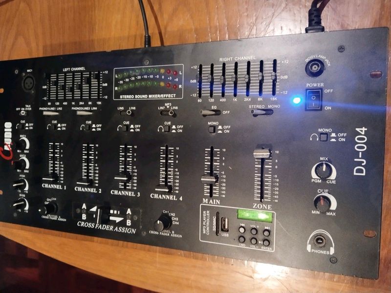 C Audio Stereo Sound Mixer DJ Unit With Built In Phono,USB,etc