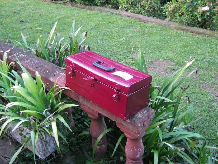 Maroon toolbox