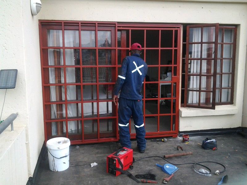 WELDING SERVICES AND WELDING REPAIRING CALL 0824370116