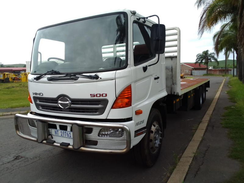 2012 Toyota Hino 1626 flat Deck 12 ton Tag axle Truck
