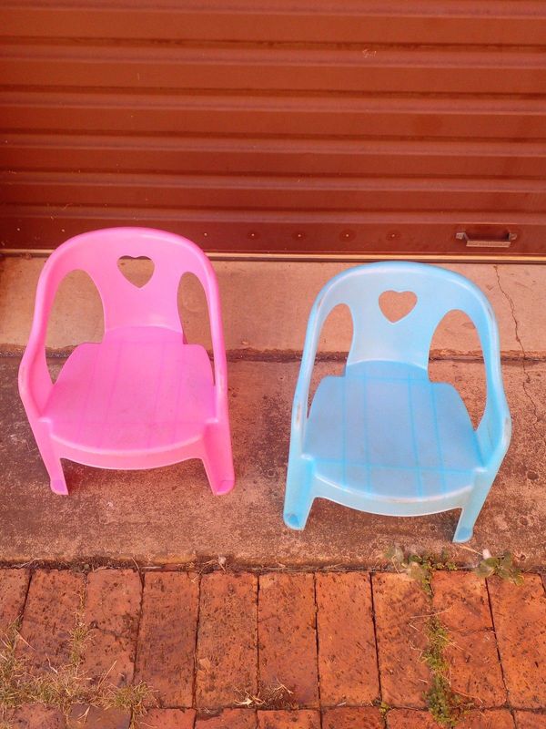 Toddler plastic chairs