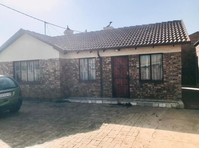 Stunning 3-bedroom house in Mamelodi East Ext.4