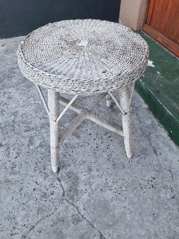 Wicker round table size 56cm diameter and 68cm higher