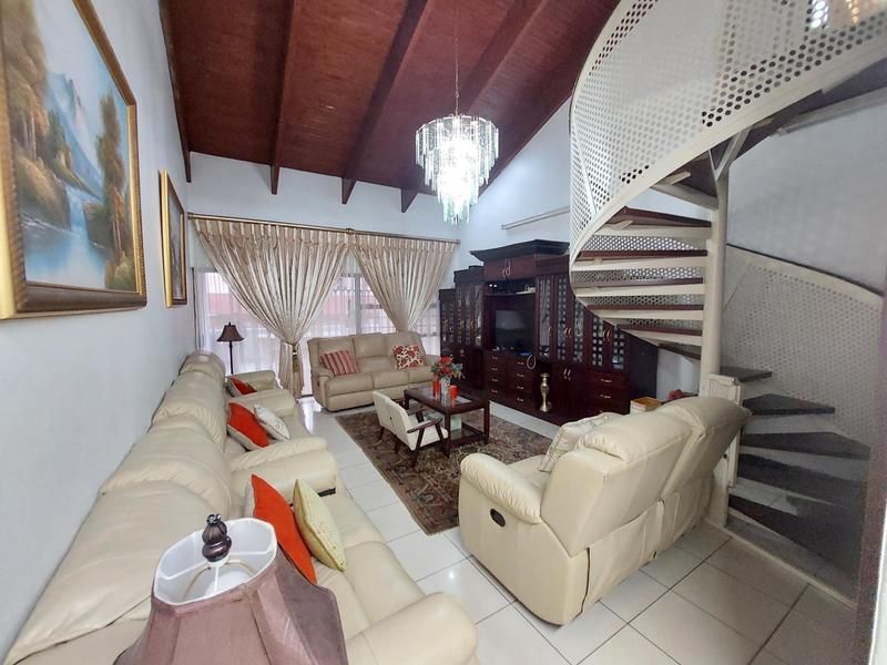 3 Storey Mansion for sale in Laudium Central