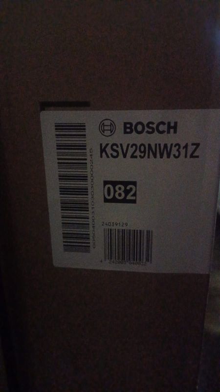 Brand new  Bosch Fridge &#64; R5250 Neg for sale.KSV29NW31Z. Sealed in box