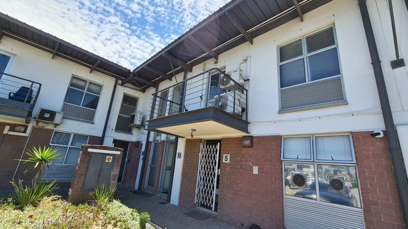 SPEARHEAD BUSINESS PARK | MONTAGUE GARDENS | SECURE FIRST FLOOR OFFICE AVAILABLE TO RENT