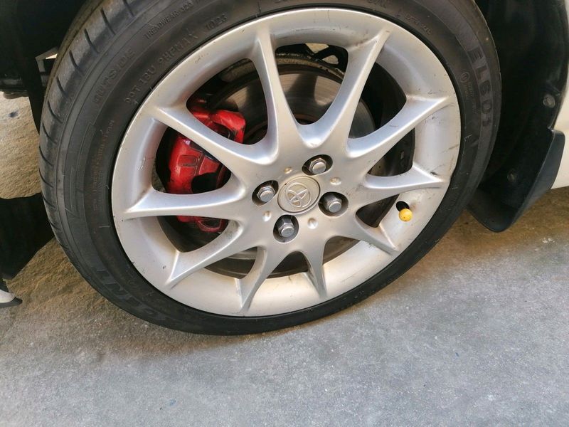 Toyota Runx rsi rims with tyres