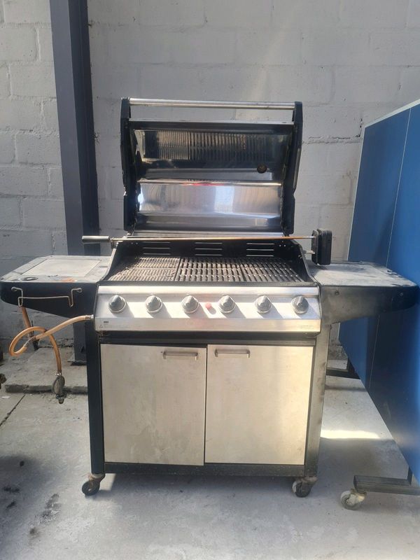 OUTBACK Gas Braai, Excellent Condition