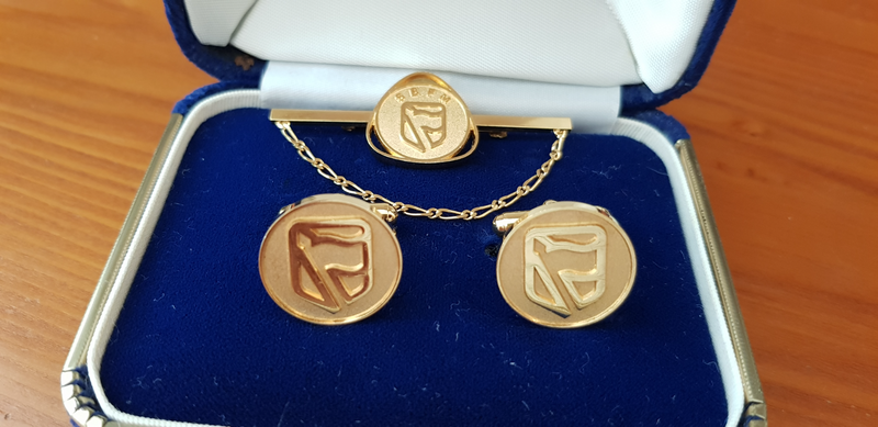 GOLD PLATED STANDARD BANK CUFF-LINKS &amp; TIE PIN WITH CHAIN