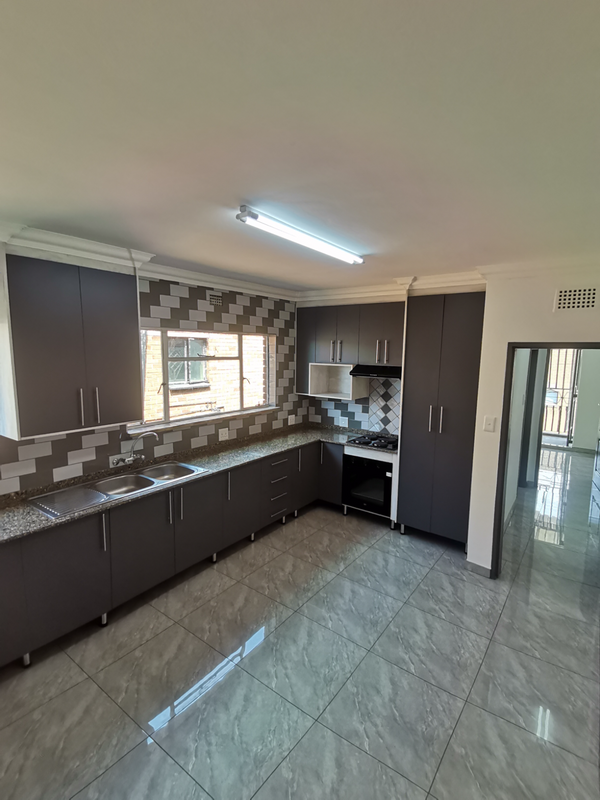 3 Bedroom Apartment to Rent in Actonville
