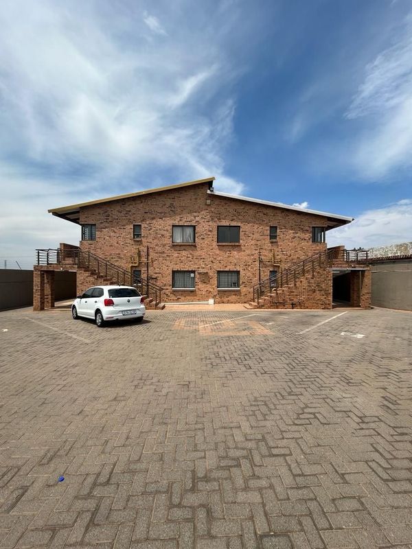 2 Bedroom Apartment To Let in Lenasia