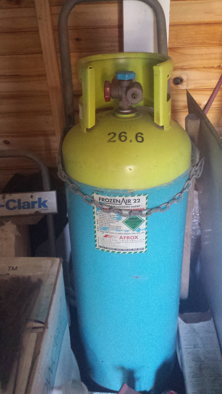 HVAC R22 Air-conditioning gas 60kg bottle for sale with decanter