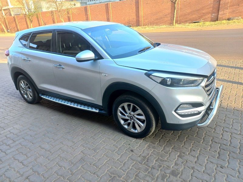 Hyundai tucson, Automatic 1.6 engine.