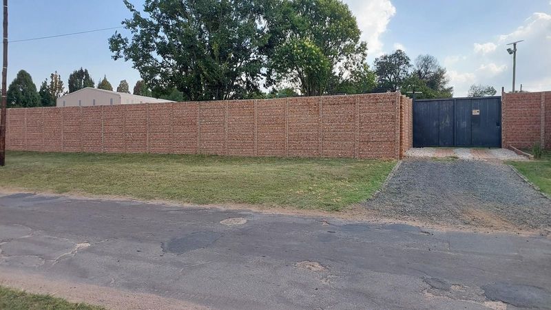 8578 square meter Smallholding with Warehouse in Marister, Benoni