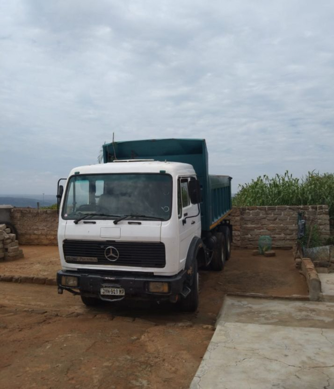 Mercedes Benz 2635 10 cubic tipper in an excellent condition for sale at an affordable amount