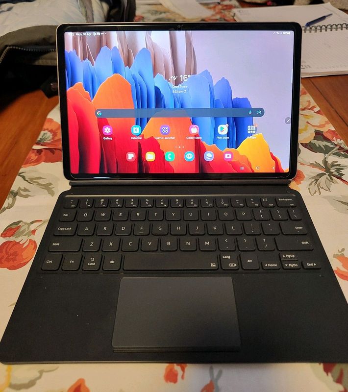Samsung Tab s7 LTE with wifi and nice Samsung keyboard cover