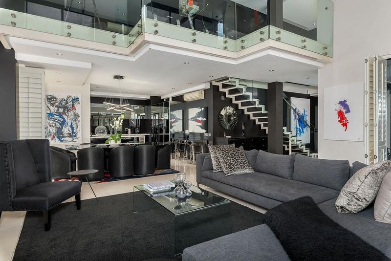 Luxurious penthouse perfection in the cultural heart of the City - sold fully furnished