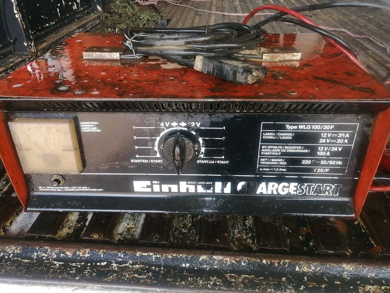 Industrial battery charger. 12V &amp; 24V. 230V. Working condition.