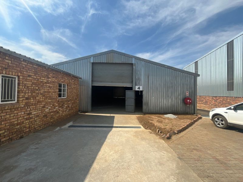 450m² Industrial To Let in Pomona at R60.00 per m²
