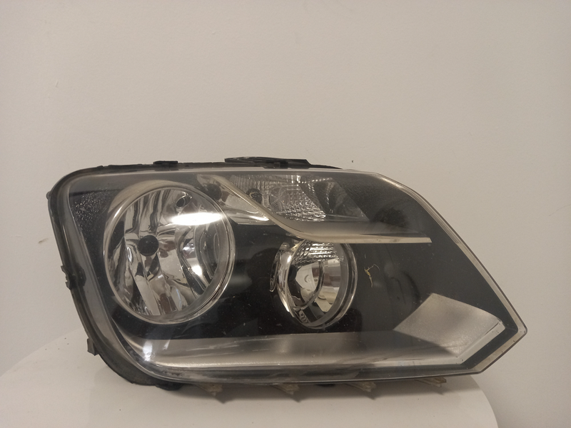 VW Amarok RHS Normal Headlight (2012 - 2018)