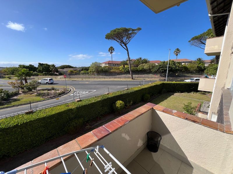 2 Bedroom Apartment/Flat Kenilowrth Cape Town for sale