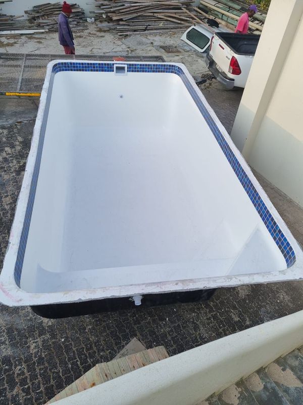 Fibreglass swimming pools