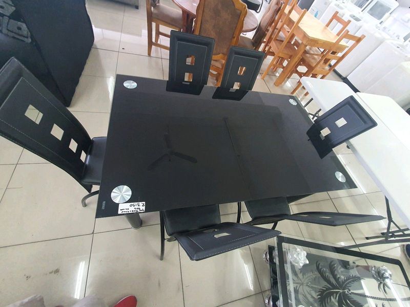 New 6 piece table and chairs