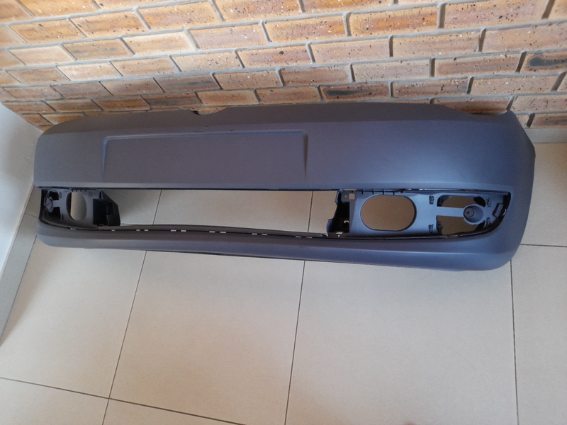 VW POLO VIVO 14/17 BRAND NEW BRAND NEW FRONT BUMPERS WITH FOGLIGHT HOLES R995