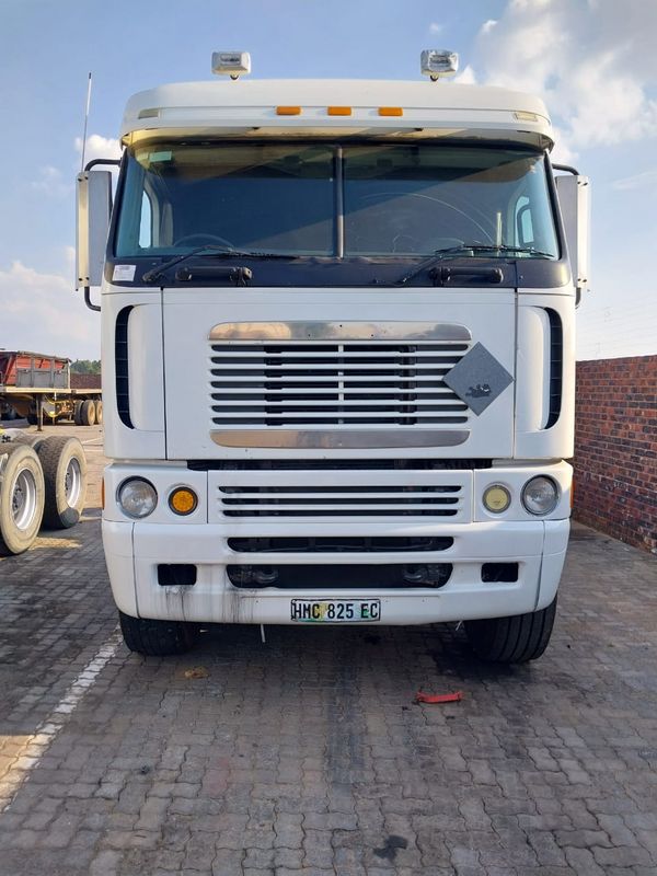 Freightliner argossy isx500 in a mint consition for sale at an affordable amount