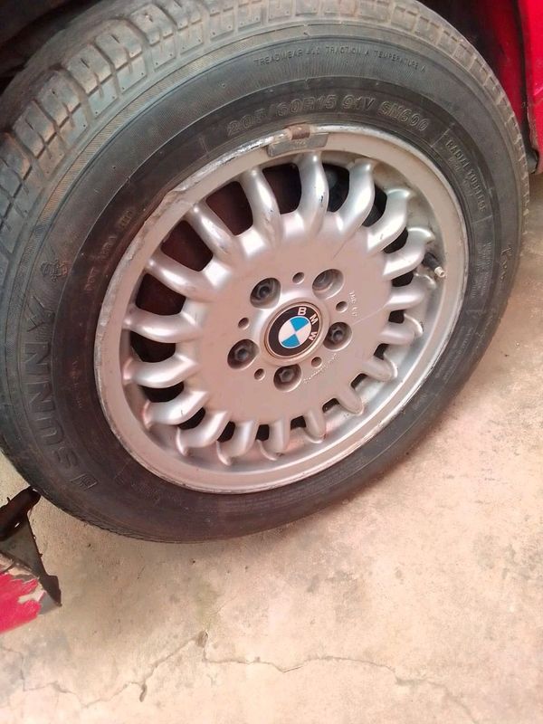 E46 bmw 320 for stripping or far sale and audi b6 A4 parts