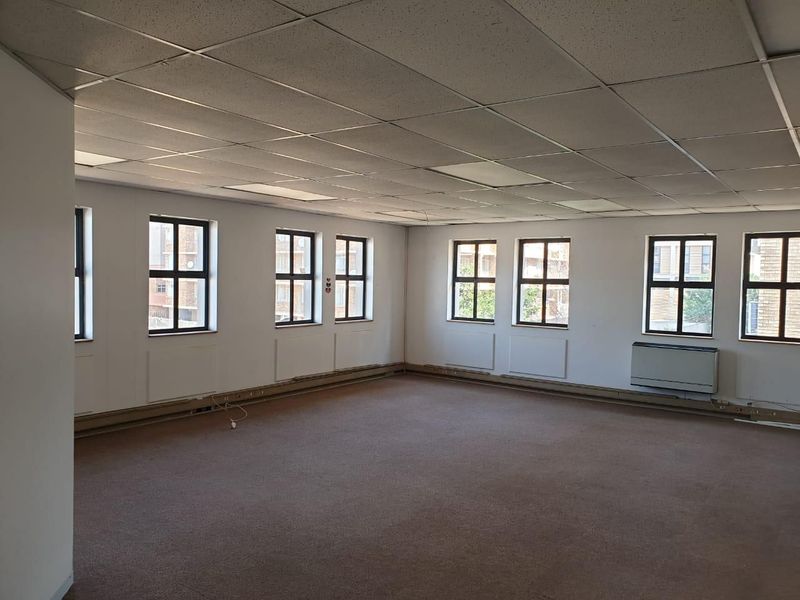 450 SQM SUITE TO RENT FOR THE PERFECT OFFICE SPACE IN THE HEART OF HATFIELD