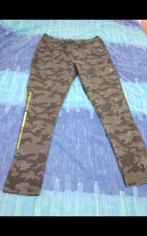 Camouflage Pattern Mens Running Activewear Gym Tights Brand New XL 36-38 inches
