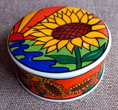 Rare “Summerfield” Pattern Lidded Trinket Box by Wren with Colourful Sunburst and Sunflowers