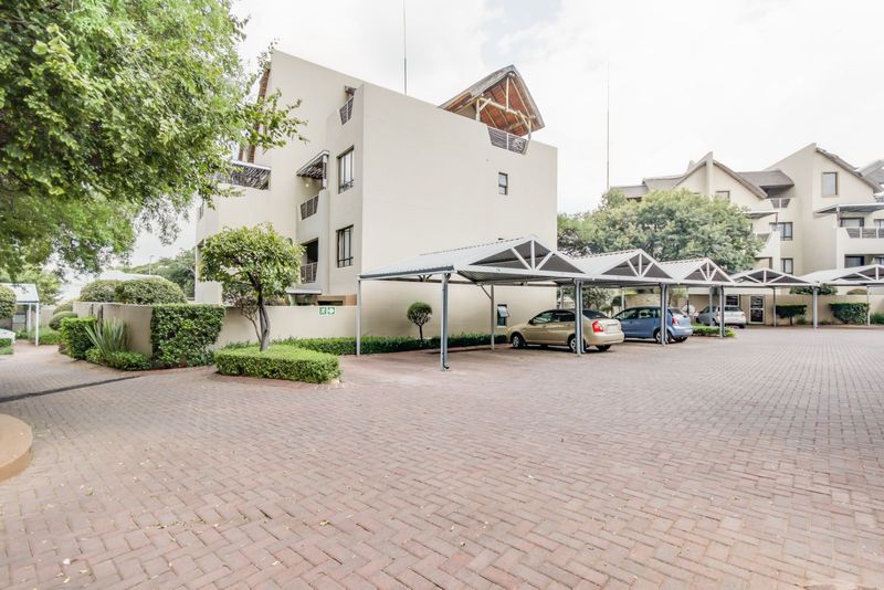 2 Bedroom apartment in Lonehill For Sale