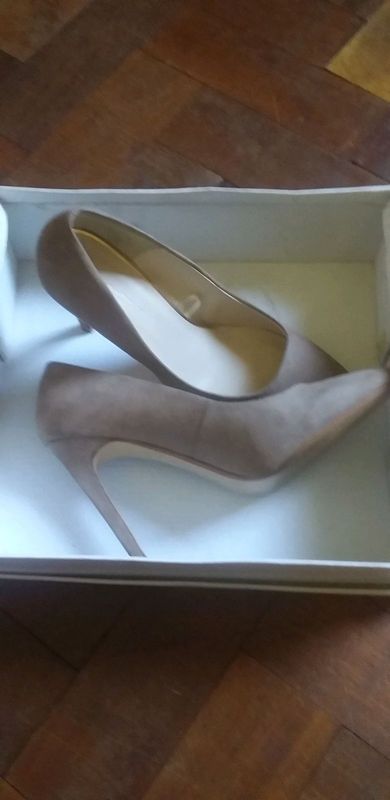 Ladies smart beige heels