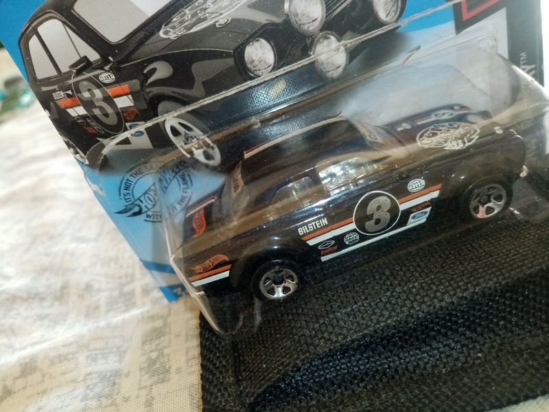 Scale 1 :64 Model Car