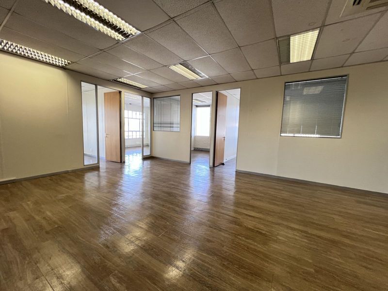226m² Office To Let in Observatory