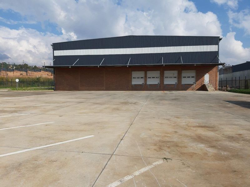 A-Grade Warehouse with Large Yard and Great Highway Acces