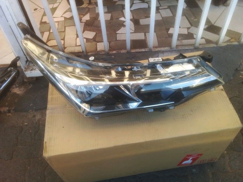 2018-2021 TOYOTA PRESTAGE RIGHT SIDE NORMAL HEADLIGHT FOR SALE