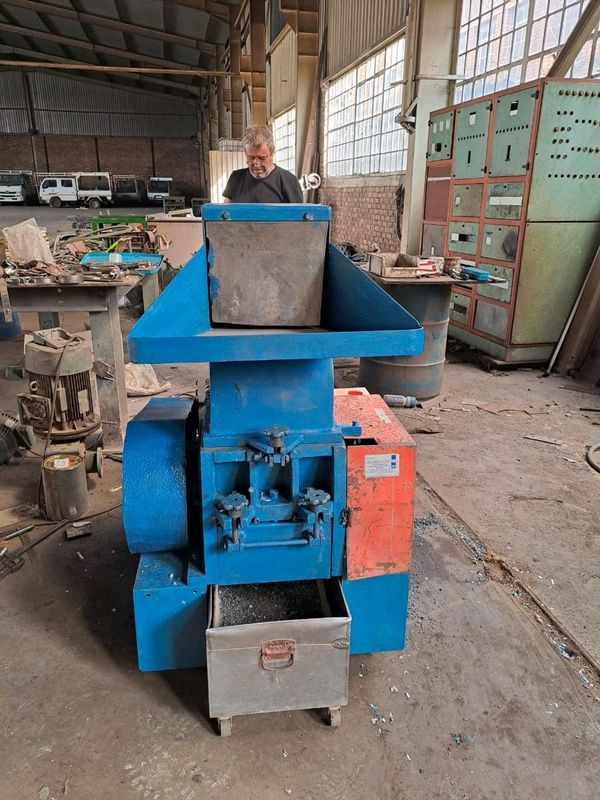 Granulator Machine for plastic and copper Recycling