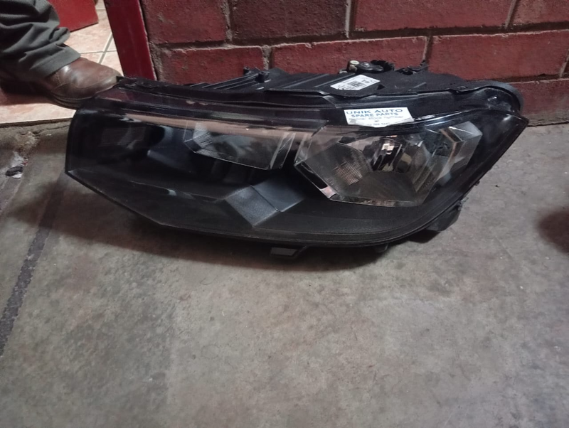 Volkswagen T-cross 19-22 valeo ns passenger side headlight available in Johannesburg second hand