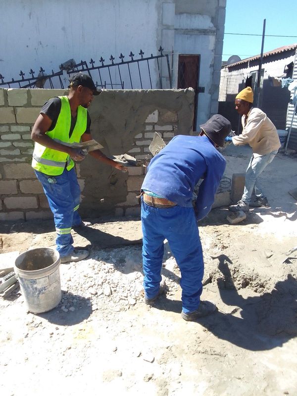Bricklaying and plastering call or app me 061 903 5164