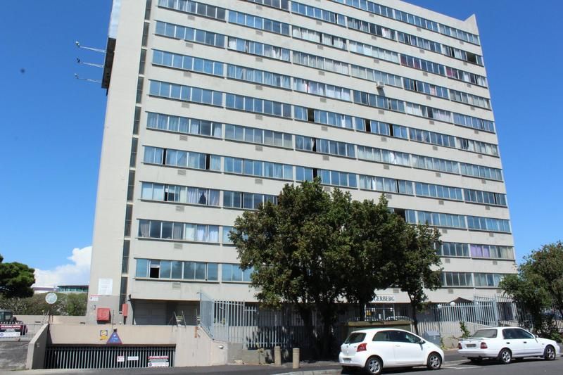 SECURE 1 BEDROOM APARTMENT WITH VIEWS!! WALK TO PAROW CENTRE, SCHOOLS AND TRANSPORT!!