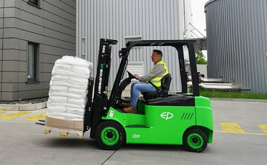 Forklift-New  EP 2,5Ton  Lithium- Ion Electric-the SMART choice !!!Halve your operating costs!!