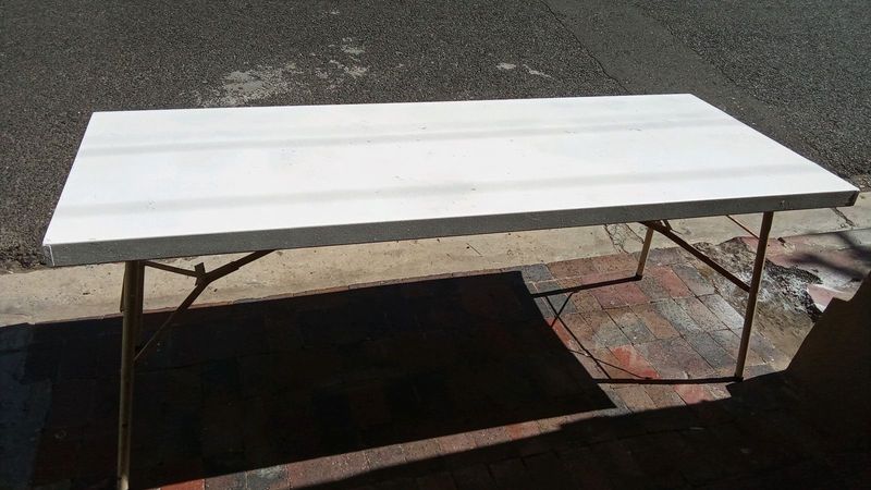 Metal canteen table/white/metal foldup