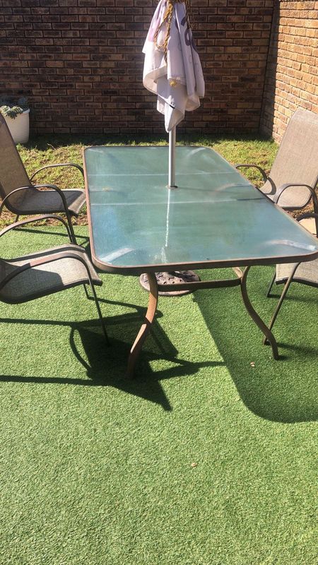 Patio garden large glass top set 8 chairs sold as is
