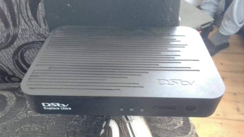 DSTV ultra decoder - R1200 neg